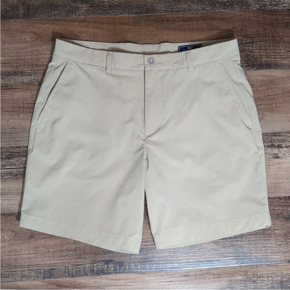 Vineyard Vines Performance Breaker Shorts Size 33 In Khaki Tan 7.5" Inseam